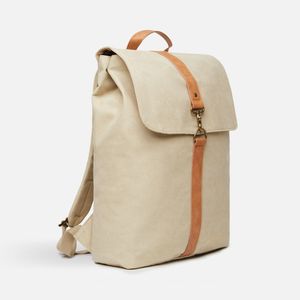 Рюкзак Bosler изготовлен из переработанного канваса, не только выглядит модно, но и демонстрирует заботу об окружающей среде. Он оснащен отделением...