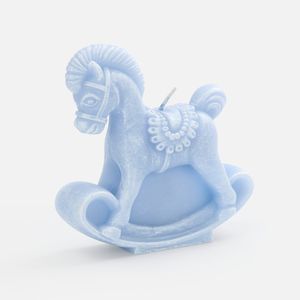 Очаровательная свеча в виде милой игрушечной лошадки с легкостью перенесет в мир светлого волшебства и беззаботного детства. Она станет прекрасным...