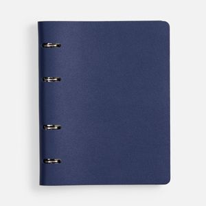 Ежедневник со съемным блоком на кольцах. Блок недатированный, без календарной сетки:  Кол-во страниц — 192; Бумага — тонированная, плотность 80...