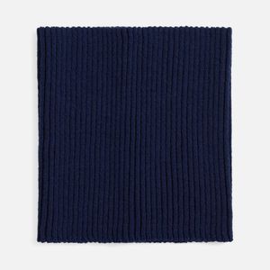 Коллекция вязаных аксессуров Catch Match — это своеобразный конструктор для зимней капсулы, где все элементы подходят друг другу по цвету и стилю. Это...