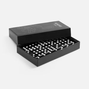 Домино Wondrix — это выполненные в лаконичном дизайне костяшки из гладкого пластика. Их приятно держать в руках, а простые и известные всем правила...