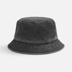 Винтажная панама Berwi — идеальное сочетание стиля и комфорта! Эта модель, выполненная из плотного хлопка в стиле вареной джинсы, добавит уверенности...