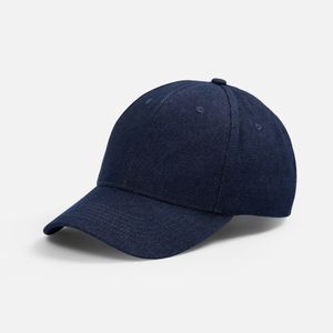 Бейсболка Denimate с 6 клиньями с лобовым швом. Бейсболка выполнена из плотной джинсы.  6 обшивных люверсов для лучшей вентиляции Регулируемая...