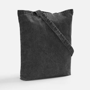 Berwi — сумка для покупок из плотного хлопкового полотна в стиле вареной джинсы. Винтажный дизайн добавляет образу характер, а качественная ткань...