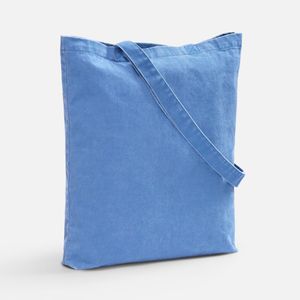 Berwi — сумка для покупок из плотного хлопкового полотна в стиле вареной джинсы. Винтажный дизайн добавляет образу характер, а качественная ткань...