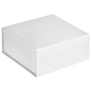 Коробка изготовлена из переплетного картона, кашированного дизайнерской бумагой Majestic Marble White, с крышкой на магните.