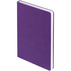 Ежедневник с твердой обложкой, выполнен из материала Brand, фиолетовый UU, дополнен ляссе в цвет обложки.<br/>Блок 985:Кол-во страниц — 256;Бумага —...