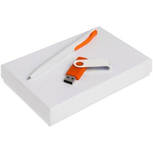 В набор входят: флешка Twist Color, оранжевая с белым, 8 Гб; ручка шариковая Pin, белая с оранжевым.Набор упакован в подарочную коробку.Срок сборки...
