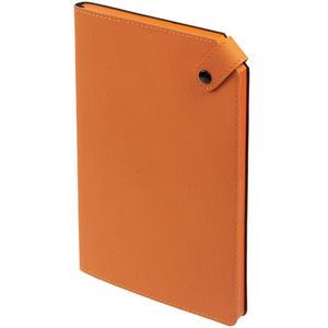 Ежедневник с гибкой обложкой, выполнен из материала Tenax, оранжевый ОО.  Блок 986:    Кол-во страниц — 256;  Бумага — тонированная,...