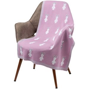 Зайчик-стесняшка с трогательно торчащими ушами влюбляет с первого взгляда. Мягкий плед позволит не расставаться с любимым героем ни на минуту, даже во...