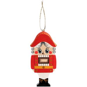 Щелкунчик — особенный символ Рождества для тех, кто отмечает его в немецкой традиции, или обожает произведения П.И. Чайковского. Повесьте эту...