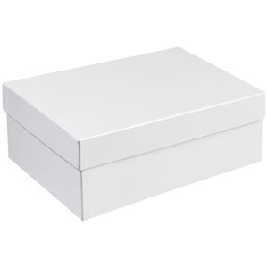 Коробка изготовлена из переплетного картона, кашированного дизайнерской бумагой Efalin.