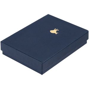 Коробка изготовлена из переплетного картона, кашированного гладкой дизайнерской бумагой Efalin.