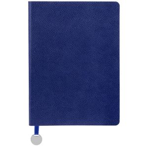 Ежедневник с гибкой обложкой, выполнен из материал La Fite, синий НН, дополнен ляссе в цвет обложки с металлическим шильдом. <br/>Блок 985, без...