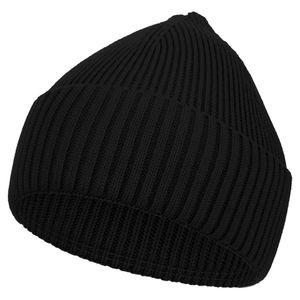 Цельновязанная однослойная шапка из высокообъемной пряжи с отворотом. Поставляется в пакете с липким краем.