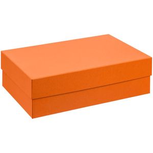 Коробка выполнена из переплетного картона, кашированного дизайнерской бумагой Malmero.
