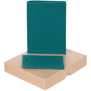 Персональные аксессуары — обложка для паспорта и чехол для пропуска — из приятного на ощупь материала, чтобы даже простые ежедневные действия...