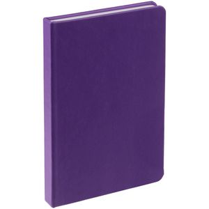 Ежедневник с твердой обложкой, выполнен из материала Latte, фиолетовый UU, дополнен ляссе в цвет обложки.<br/>Блок 212, без календарной сетки:Кол-во...