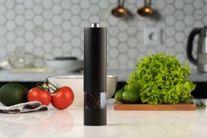 Электрическая мельница для специй с керамическими жерновами — стильный современный девайс, с которым легко добавить в любимые блюда изысканные нотки!...