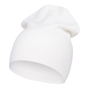 Двухслойная шапка-бини тонкой вязки, которую можно носить как с подворотом, так и без. Поставляется в пакете с липким краем. 