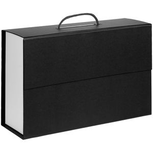 Коробка выполнена из переплетного картона, кашированной гладкой дизайнерской бумагой Мalmero двух цветов. Крышка фиксируется магнитами. Выдерживает...