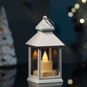 По старой доброй традиции, если зажигать свечу в канун Рождества, это обязательно принесет благодать и свет в дом. Раньше многие вообще оставляли...