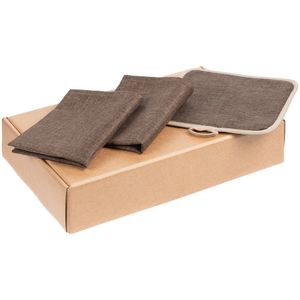 Settlers — уютный комплект кухонного текстиля, который придаст благородства как сервировке, так и самому процессу готовки. Ничего лишнего и...