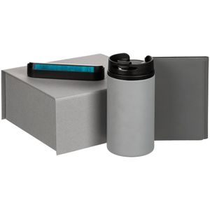 Стильный набор для вежливых автомобилистов, которые всегда на драйве, но не забывают про личный комфорт — впрочем, как и про комфорт окружающих.