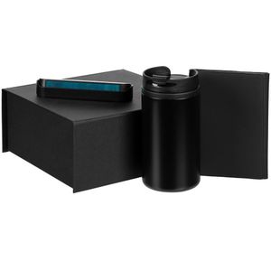 Стильный набор для вежливых автомобилистов, которые всегда на драйве, но не забывают про личный комфорт — впрочем, как и про комфорт окружающих.