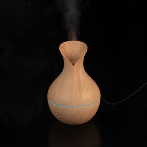 Настольный увлажнитель воздуха Dewy насыщает влагой воздух в помещении, обеспечивая комфортную и здоровую среду в течение всего рабочего дня....