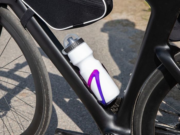 Бутылка для велосипеда Bikescape, белая с черным