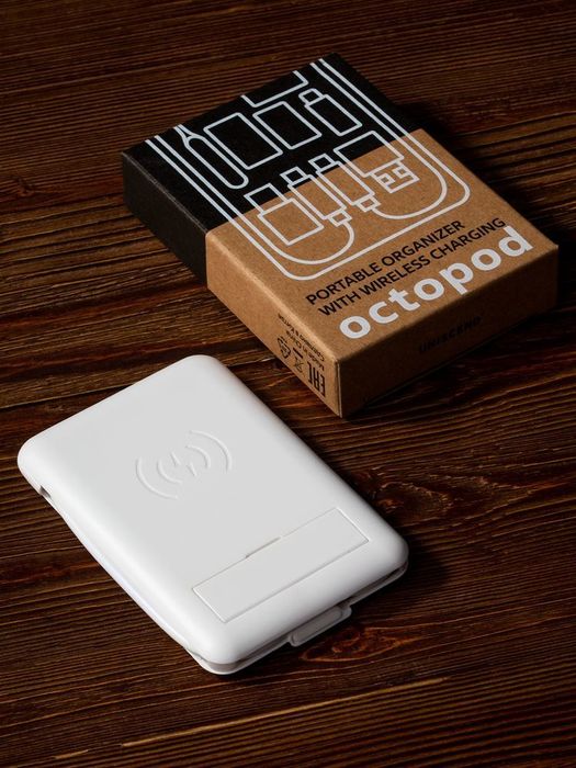 Органайзер с беспроводной зарядкой и набором адаптеров Octopod, белый