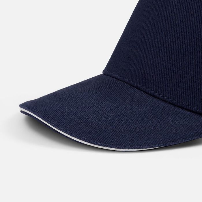 Бейсболка Classic 2.0, темно-синяя с белым кантом