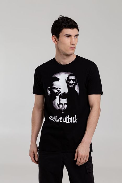 Набор «Меламед. Massive Attack»: книга «111 портретов музыкантов» и футболка, черная