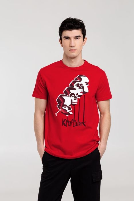 Набор «Меламед. Kraftwerk»: книга «111 портретов музыкантов» и футболка, красная