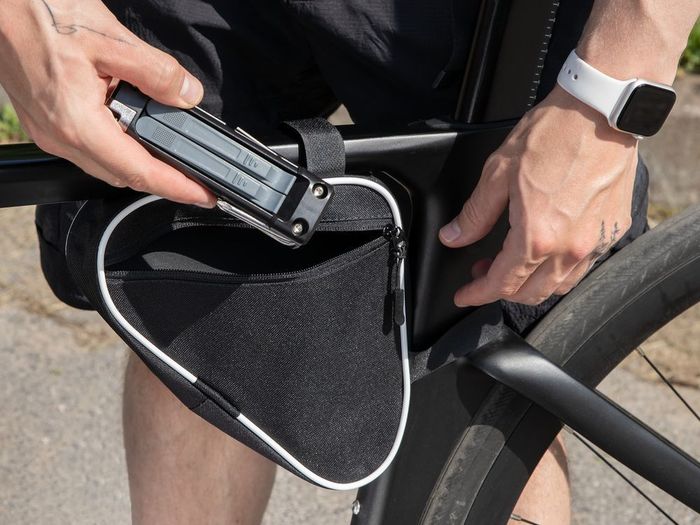 Велосумка на раму BikeLine Mini, черная с белым